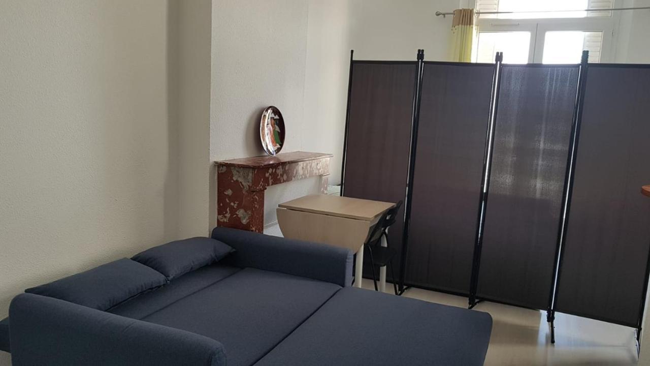 Studio With Sea View For 2 People Тулон Екстериор снимка
