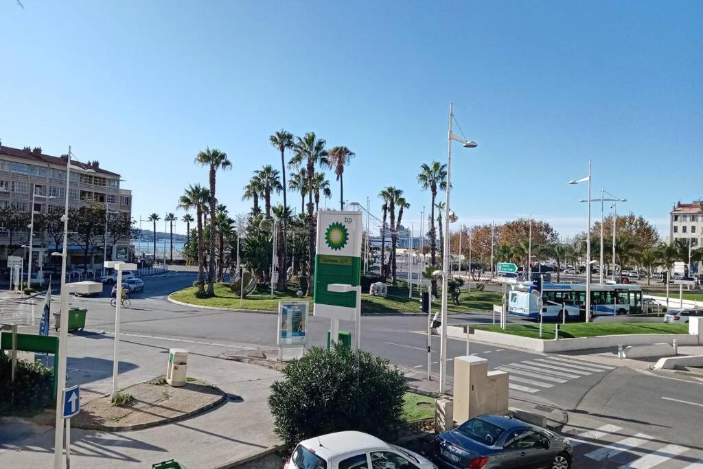 Studio With Sea View For 2 People Тулон Екстериор снимка