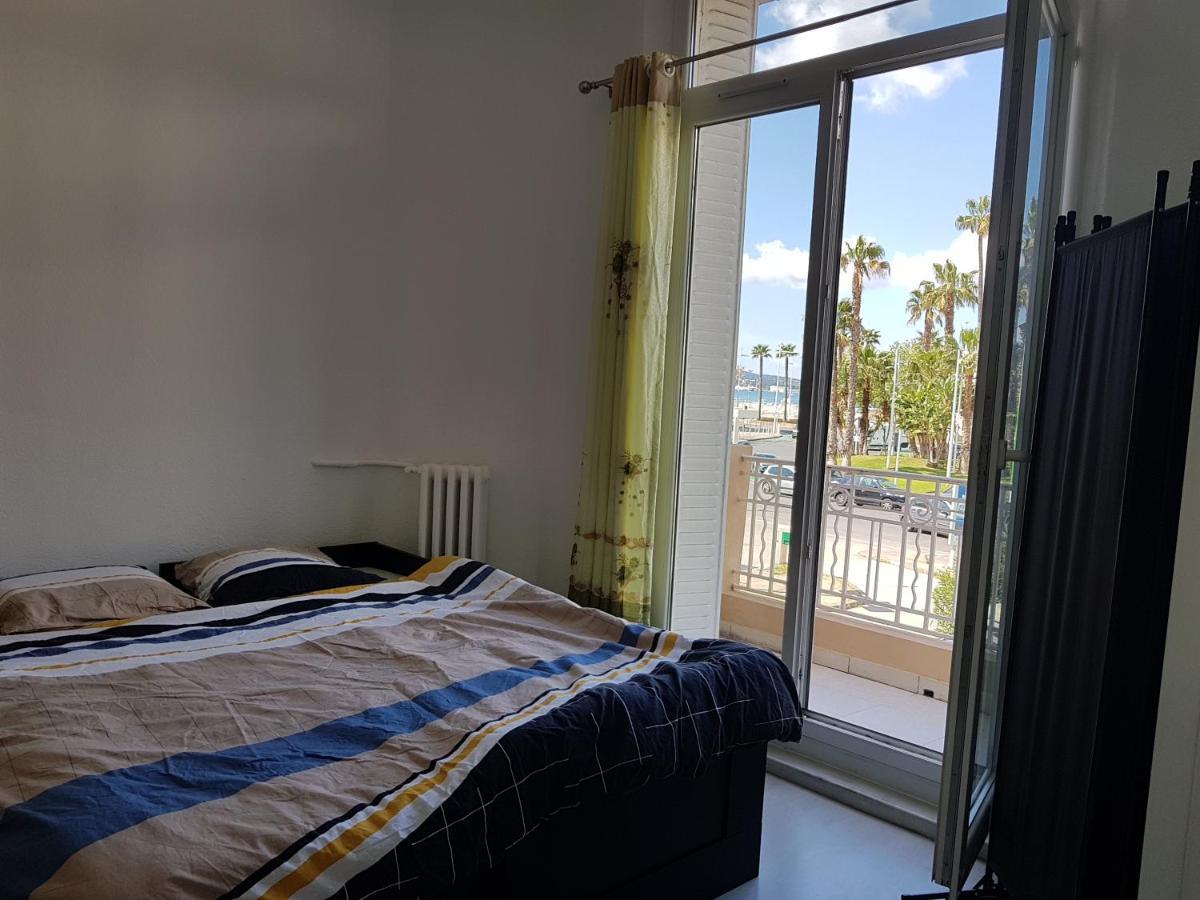 Studio With Sea View For 2 People Тулон Екстериор снимка